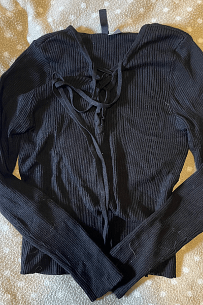 Black Ribbed Tie Front Top by H&M — pre-loved on Thrifted.mt
