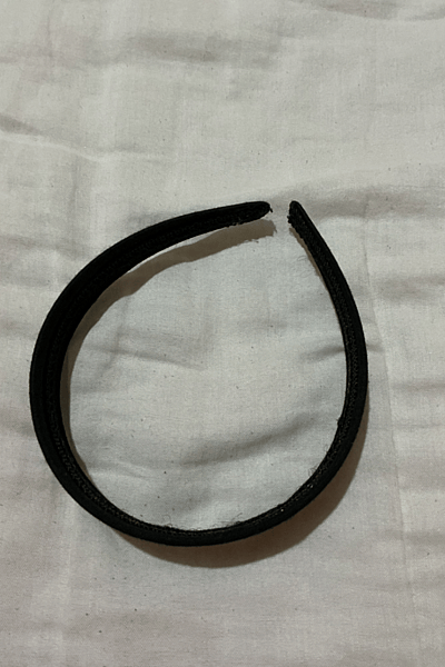 Plain Black Slim Padded Headband — pre-loved on Thrifted.mt