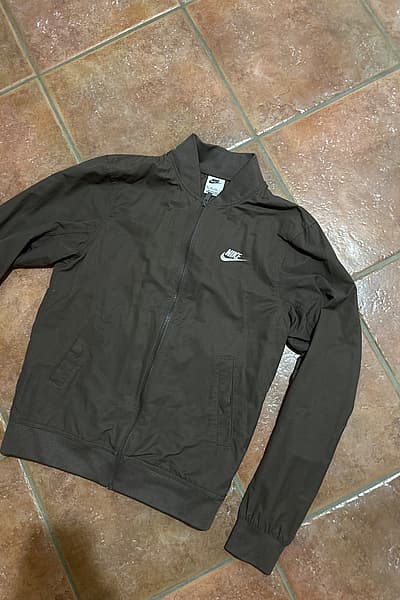 Nike Brown Zip Up Jacket by Nike — pre-loved on Thrifted.mt