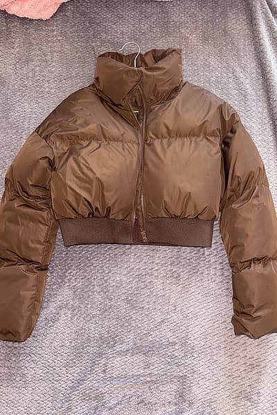 Brown Cropped Puffer Jacket — pre-loved on Thrifted.mt