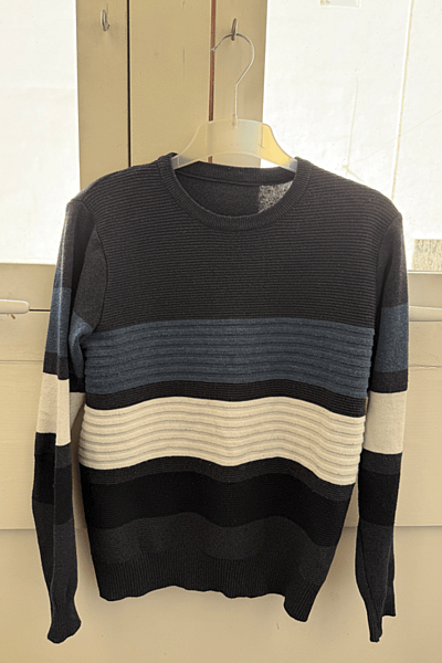 Blue and White Jumper — pre-loved on Thrifted.mt