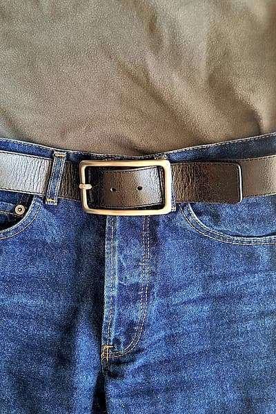 Black Leather Belt — pre-loved on Thrifted.mt