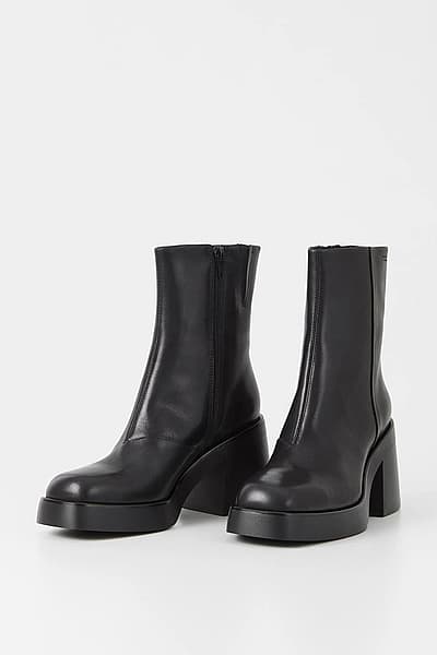 Vagabond black leather platform Brooke boots by Vagabond — pre-loved on Thrifted.mt