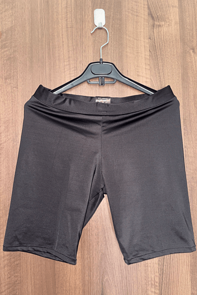 Black cycling shorts — pre-loved on Thrifted.mt