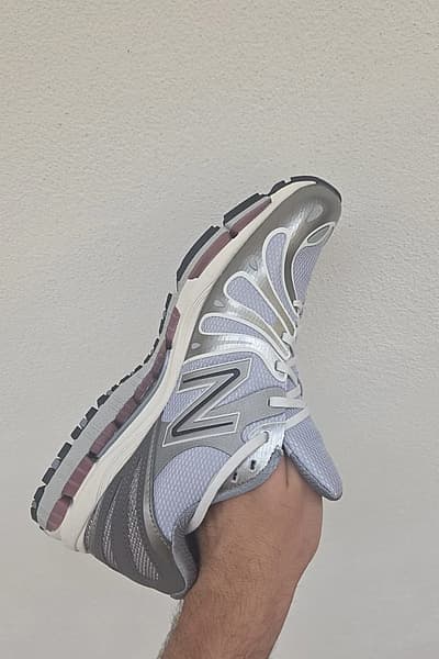New balance U1890 Brand new by New Balance — pre-loved on Thrifted.mt