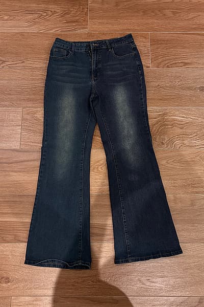 blue jeans by SheinRomwe — pre-loved on Thrifted.mt