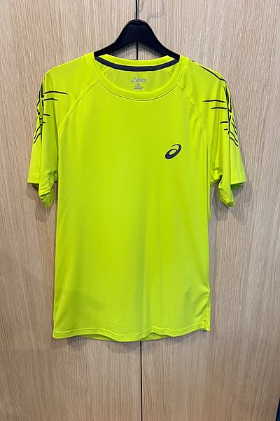 Asics sports top by ASICS — pre-loved on Thrifted.mt