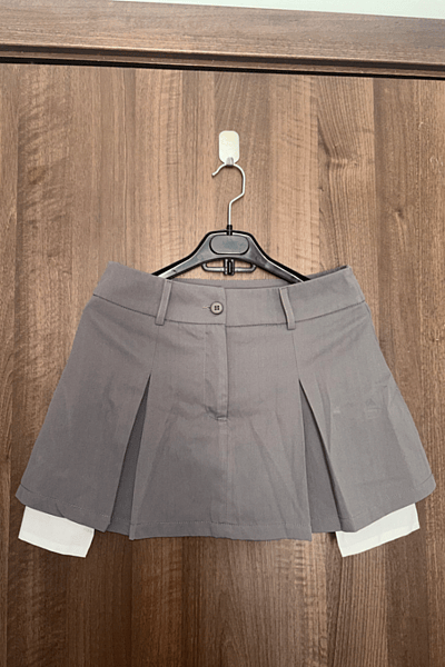 Grey Pleated Mini Skirt — pre-loved on Thrifted.mt