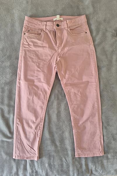 Esprit Pink Cropped Trousers by Esprit — pre-loved on Thrifted.mt