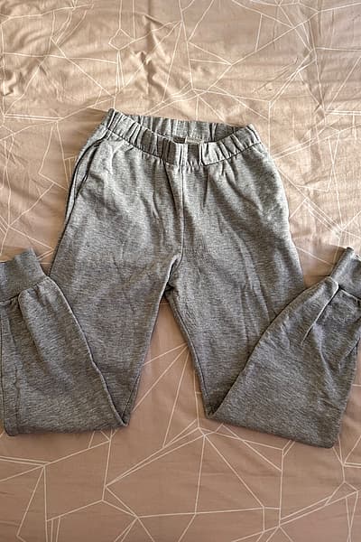 H&M grey cotton joggers by H&M — pre-loved on Thrifted.mt