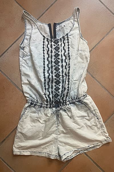 Patterned Romper Size M — pre-loved on Thrifted.mt