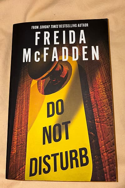 Libro "No molestar" de Freida McFadden — pre-loved on Thrifted.mt