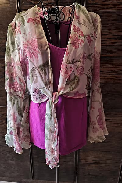 Floral Tie Front Shrug by Lipsy — pre-loved on Thrifted.mt