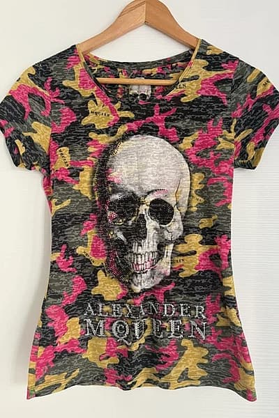 Camo Skull Print Graphic T-Shirt by Alexander McQueen — pre-loved on Thrifted.mt