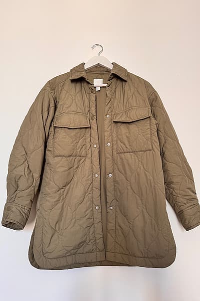 H&M Quilted Olive Jacket by H&M — pre-loved on Thrifted.mt