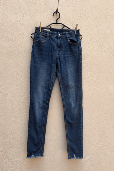 Pull&Bear Blue Skinny Jeans by Pull&Bear — pre-loved on Thrifted.mt