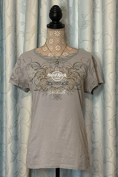 Hard Rock Cafe Shirt Y2K by Hard Rock Cafe — pre-loved on Thrifted.mt