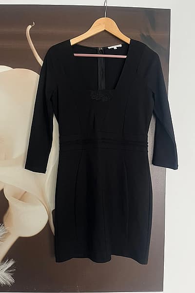 Black V-Neck Long Sleeve Dress by Patrizia Pepe — pre-loved on Thrifted.mt