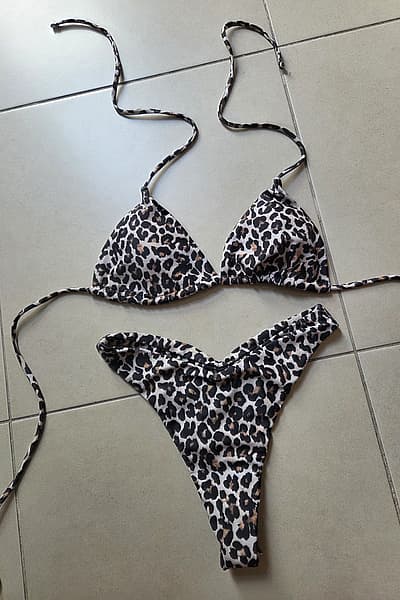 Leopard print bikini set by Temu — pre-loved on Thrifted.mt