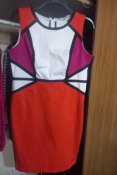 Colour Block Sleeveless Fitted Dress - Size 16 — pre-loved on Thrifted.mt