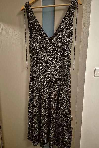 Long dress, black and white  — pre-loved on Thrifted.mt
