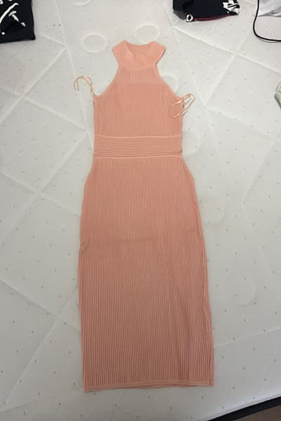 Guess Peach Ribbed Midi Dress by Guess — pre-loved on Thrifted.mt