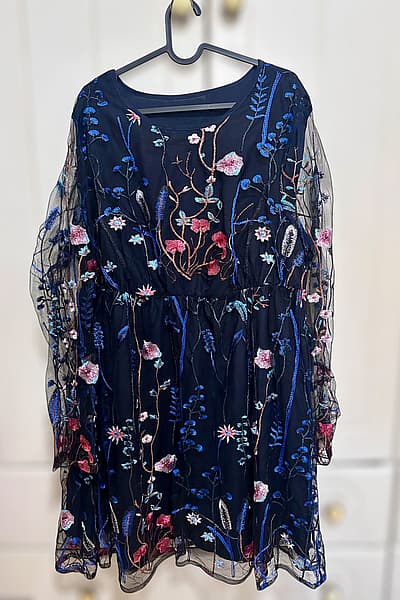 Floral Embroidered Mesh Overlay Dress by SHEIN CURVE — pre-loved on Thrifted.mt