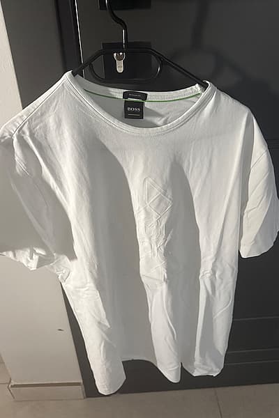 White Embossed T‑Shirt by BOSS — pre-loved on Thrifted.mt