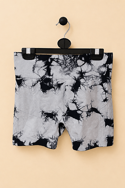 Tie-dye ribbed gym shorts — pre-loved on Thrifted.mt