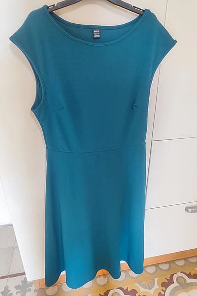Abito color verde acqua — pre-loved on Thrifted.mt