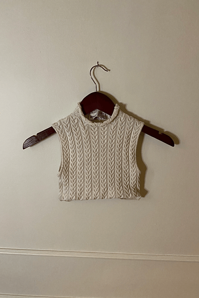Cable Knit Cream Crop Vest by BERSHKA — pre-loved on Thrifted.mt