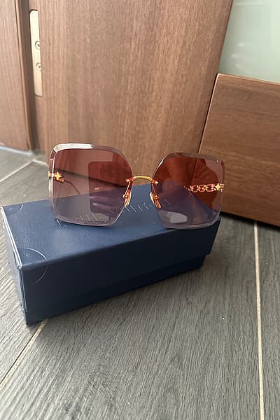 Louis Vuitton Link Sunglasses by Louis Vuitton — pre-loved on Thrifted.mt
