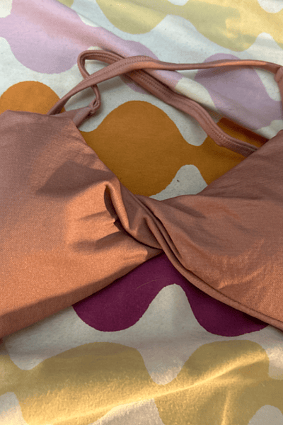 Pink sports bra by No brand — pre-loved on Thrifted.mt
