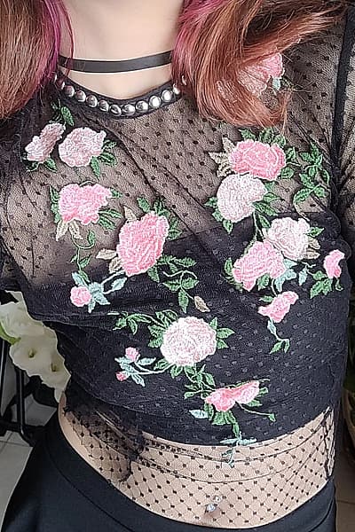 Floral mesh top by Topshop — pre-loved on Thrifted.mt