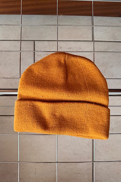 Mustard Beanie — pre-loved on Thrifted.mt