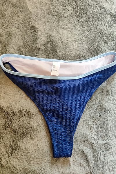 Blue bikini bottoms — pre-loved on Thrifted.mt