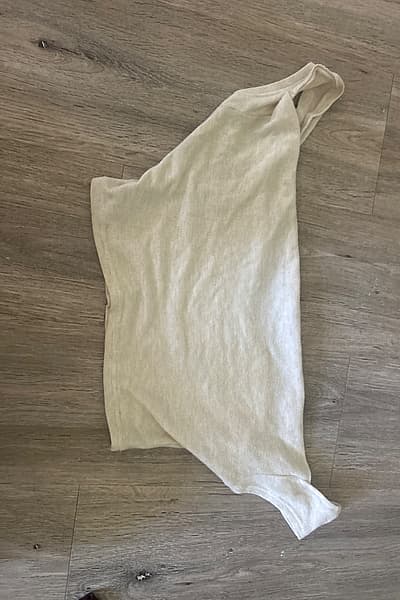 Cream off the shoulder Knit Top — pre-loved on Thrifted.mt