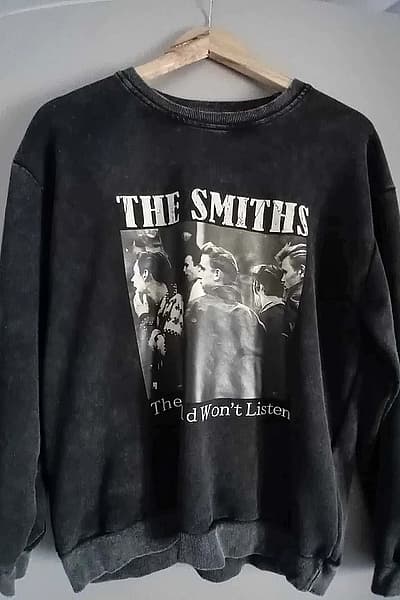The Smiths graphic print sweater by Temu — pre-loved on Thrifted.mt