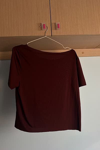 asymmetric off-shoulder top — pre-loved on Thrifted.mt