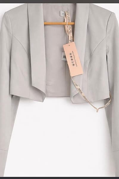Cropped Open Front Grey Blazer by Oh Polly — pre-loved on Thrifted.mt