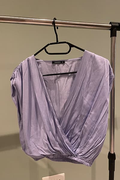 Calliope lilac wrap front top by Calliope — pre-loved on Thrifted.mt