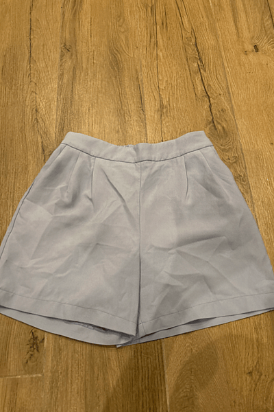 Pale blue tailored shorts by Kiabi — pre-loved on Thrifted.mt