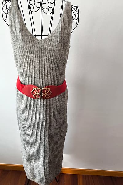 Grey knitted ribbed midi dress by H&M — pre-loved on Thrifted.mt