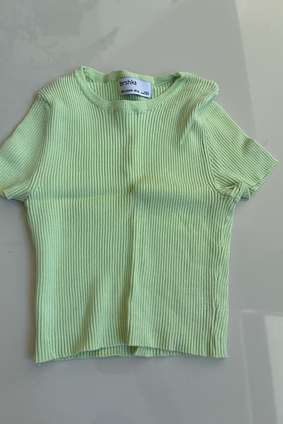 Bershka Ribbed Short Sleeve Top by Bershka — pre-loved on Thrifted.mt