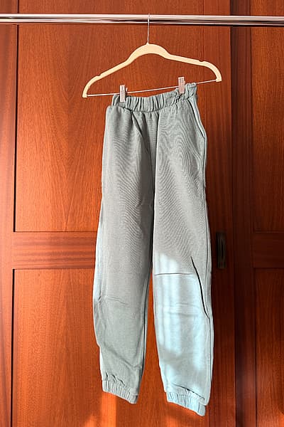 Zara Green Sweatpants — pre-loved on Thrifted.mt