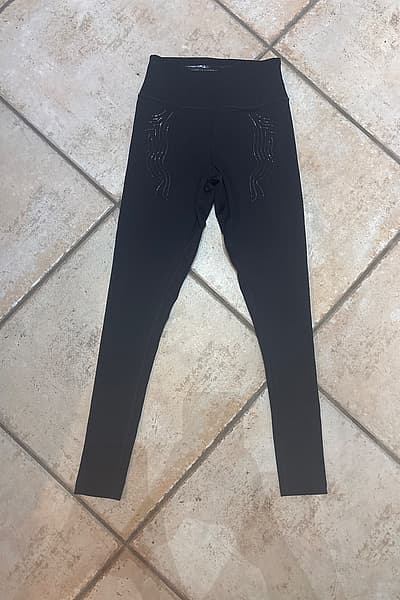 Gymshark Black Sculpt Leggings by Gymshark — pre-loved on Thrifted.mt