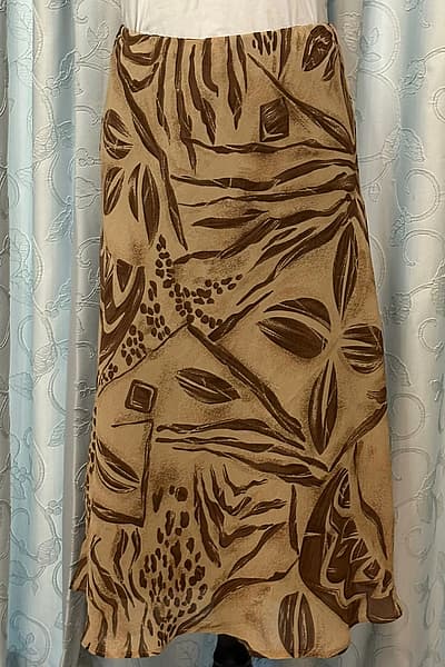 Dressbarn Skirt Y2K — pre-loved on Thrifted.mt