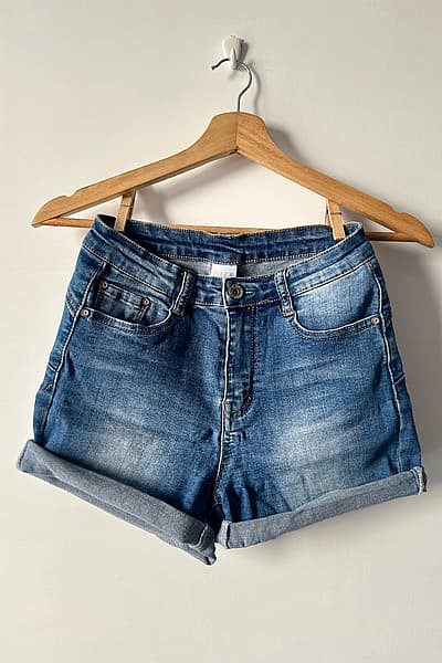Blue denim shorts — pre-loved on Thrifted.mt