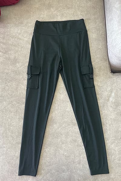 Black Leggings - extremely comfortable  — pre-loved on Thrifted.mt