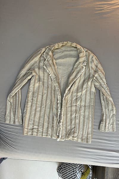 Striped linen-blend frayed blazer — pre-loved on Thrifted.mt